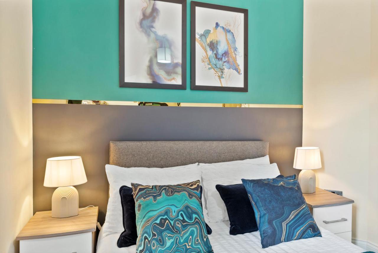 Apartment Central Leeds Gem - Parking - Sleeps 6 *