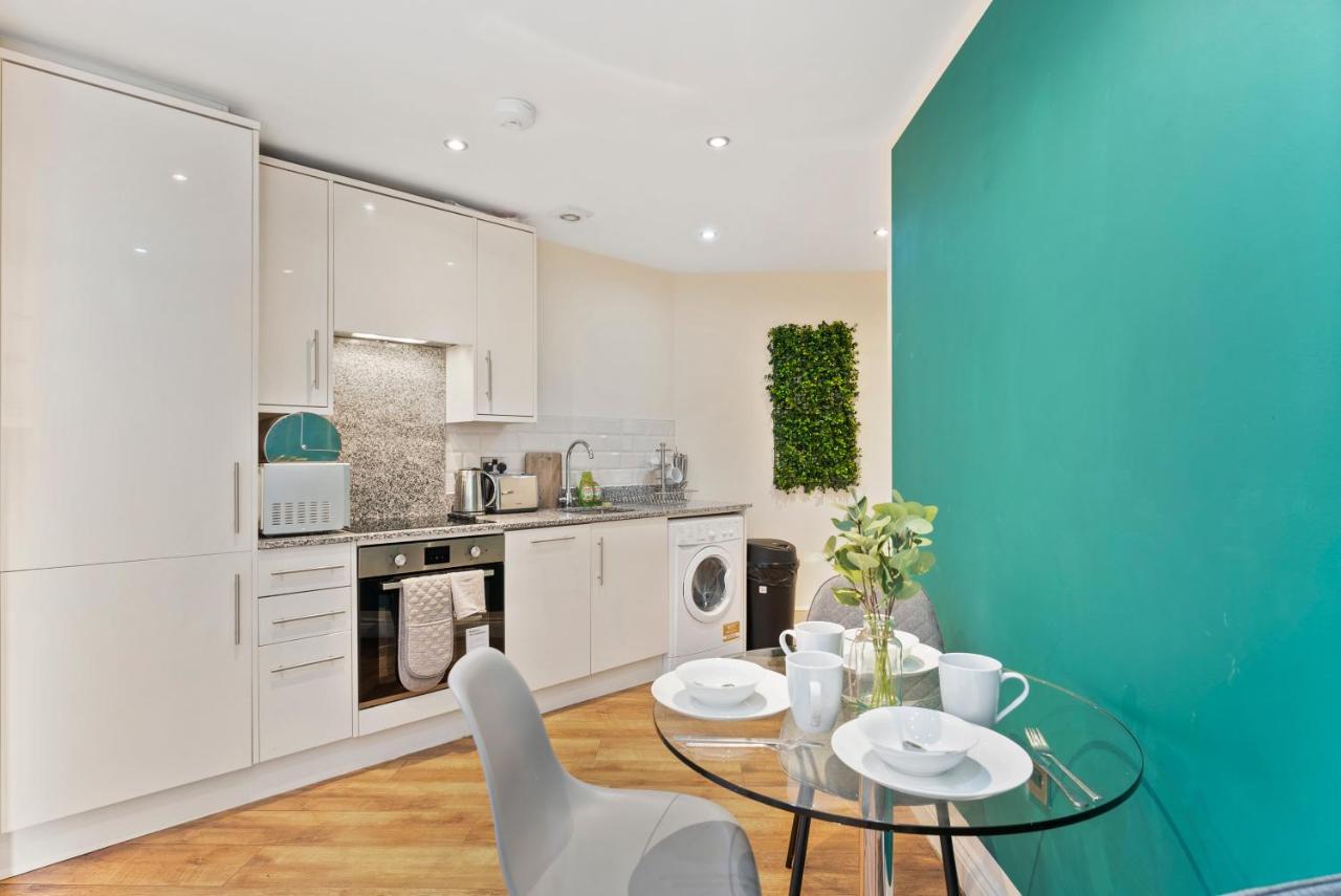 Central Leeds Gem - Parking - Sleeps 6 * Leeds (West Yorkshire)