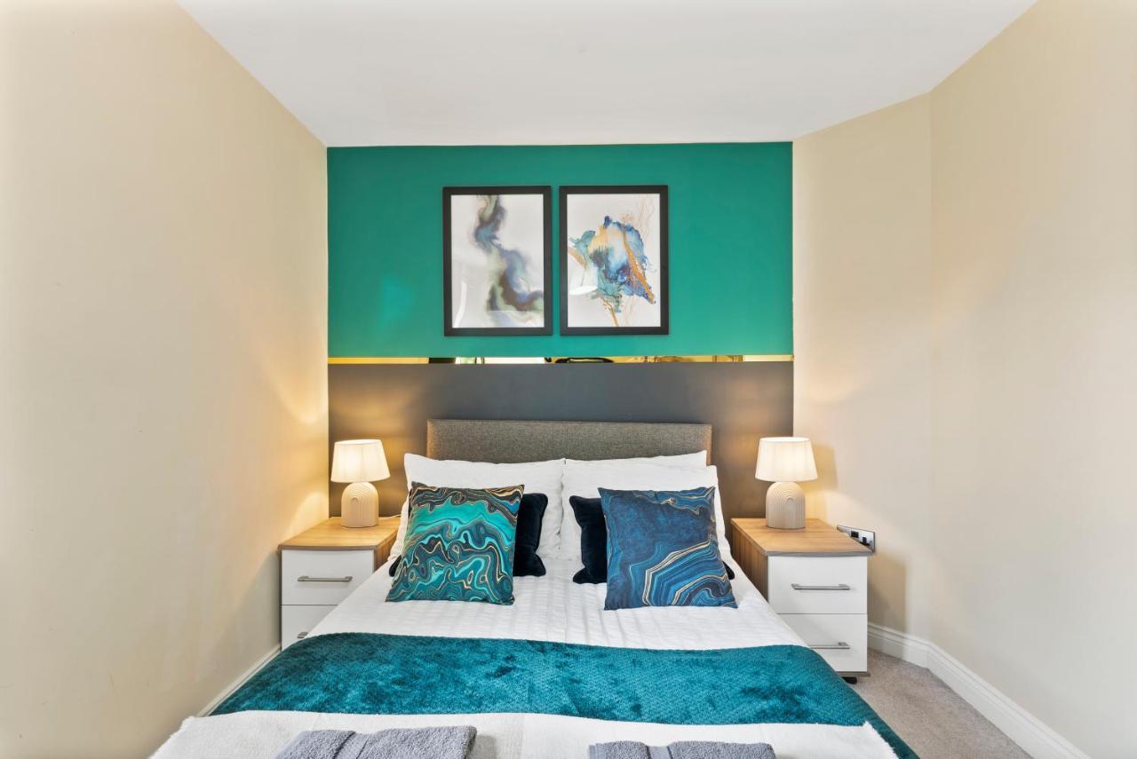Central Leeds Gem - Parking - Sleeps 6 Apartment