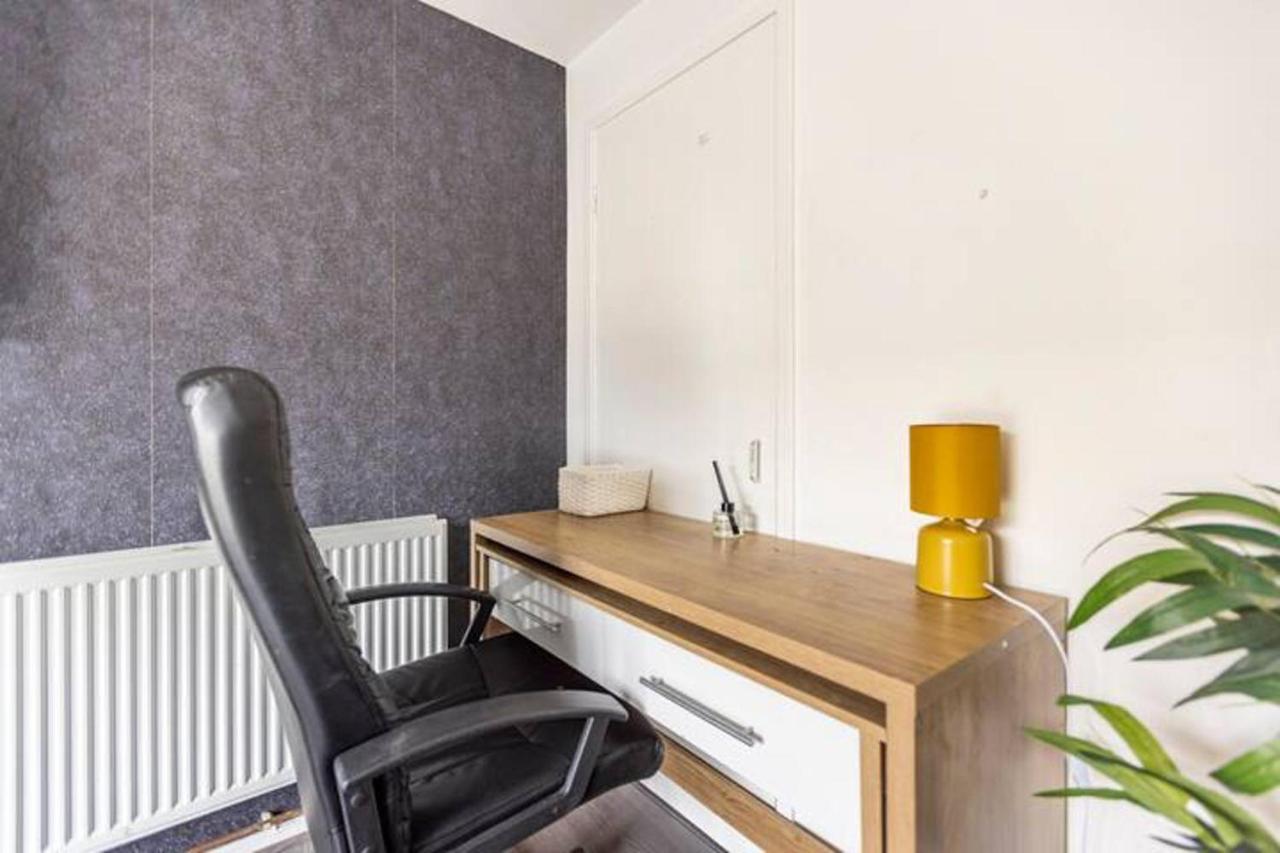 Holiday home Mordenised 2 Bedroom House Close To City Centre *