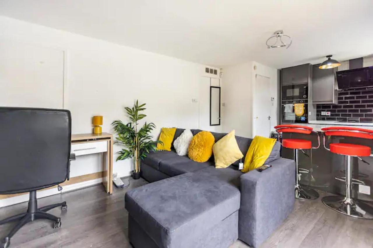 Holiday home Mordenised 2 Bedroom House Close To City Centre *