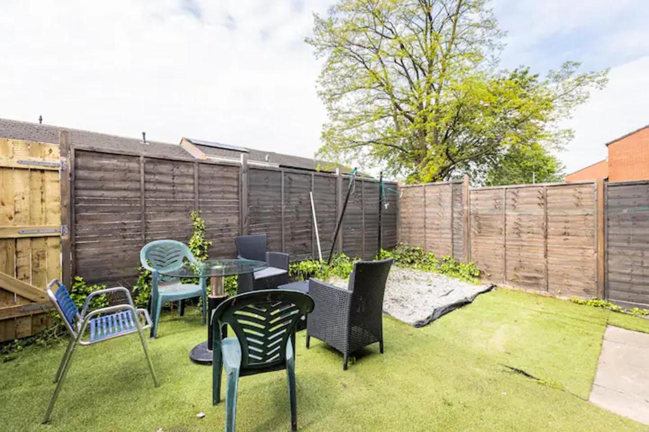 Holiday home Mordenised 2 Bedroom House Close To City Centre *