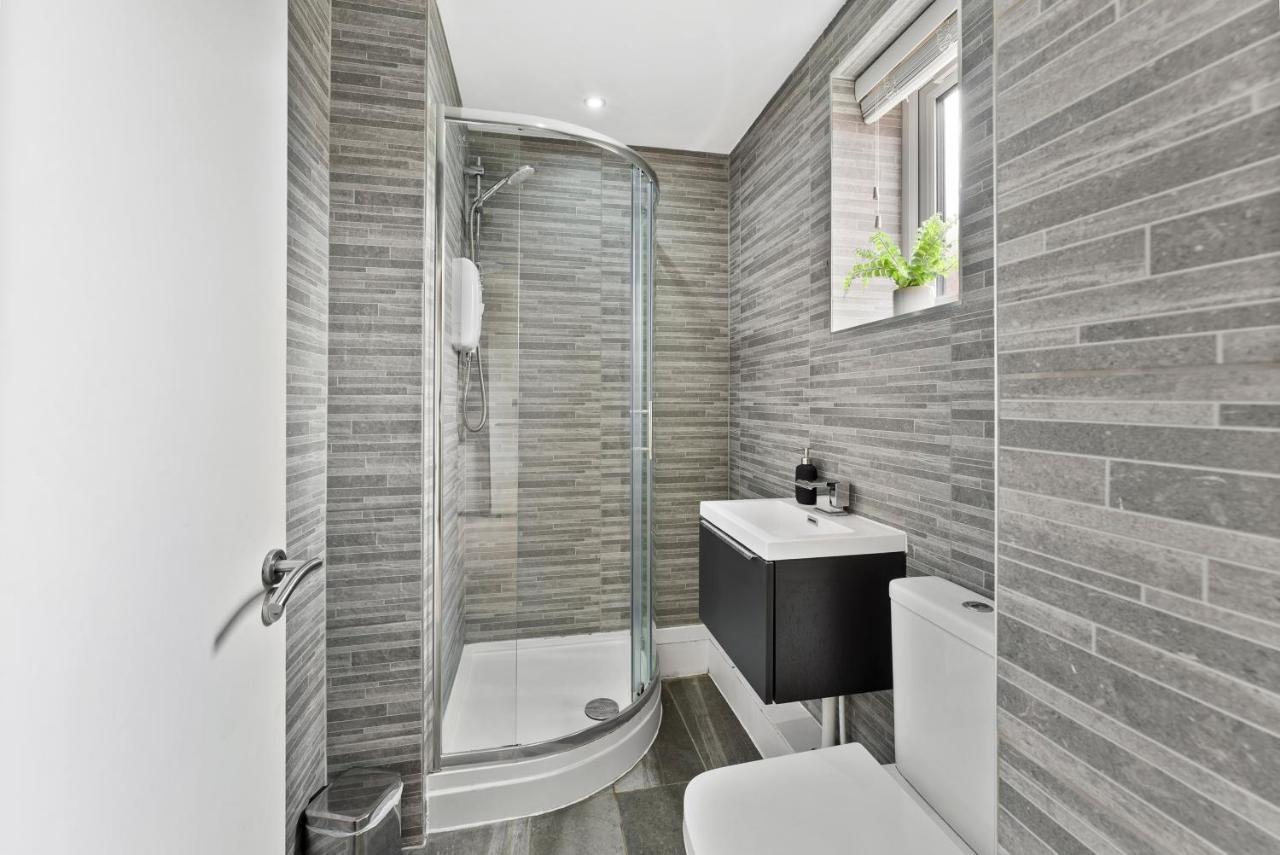 Central Leeds Gem - Parking - Sleeps 6 * Leeds (West Yorkshire)