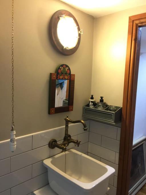 The Quirky, Cosy Hideaway! An Close To Leeds Centre * Leeds (West Yorkshire)