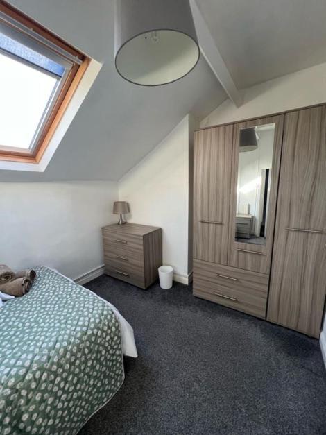 Moorfield Street Guest house *