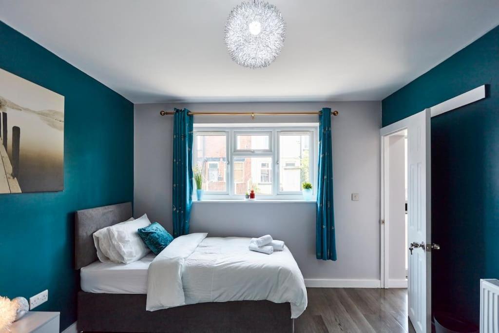 *little Haven In Leeds* ¤private Parking¤ Ensuite Apartment Leeds (West Yorkshire)