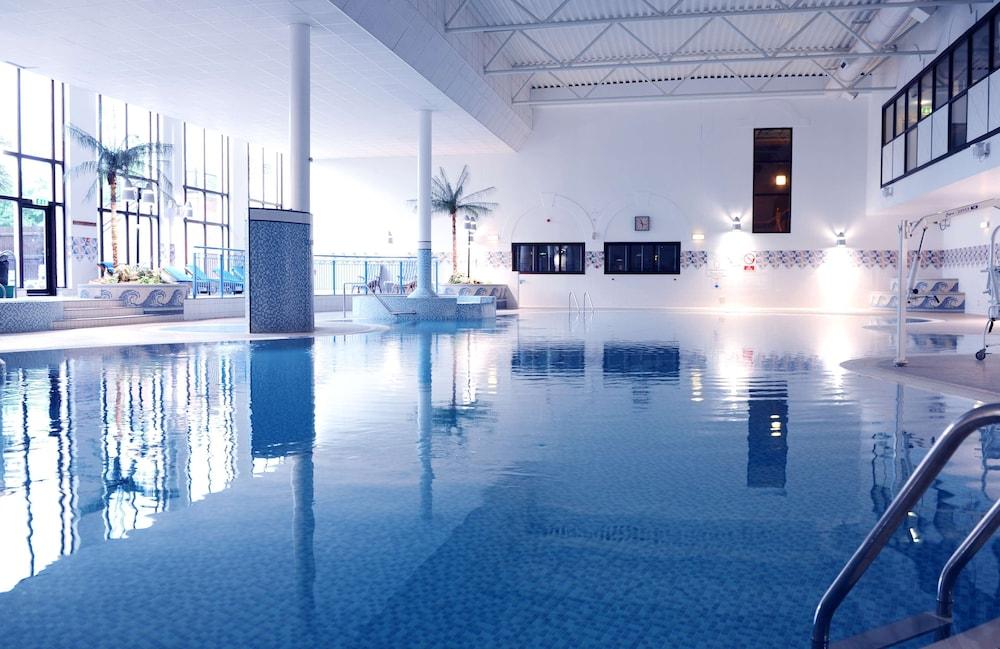 Village Leeds North Hotel 3*