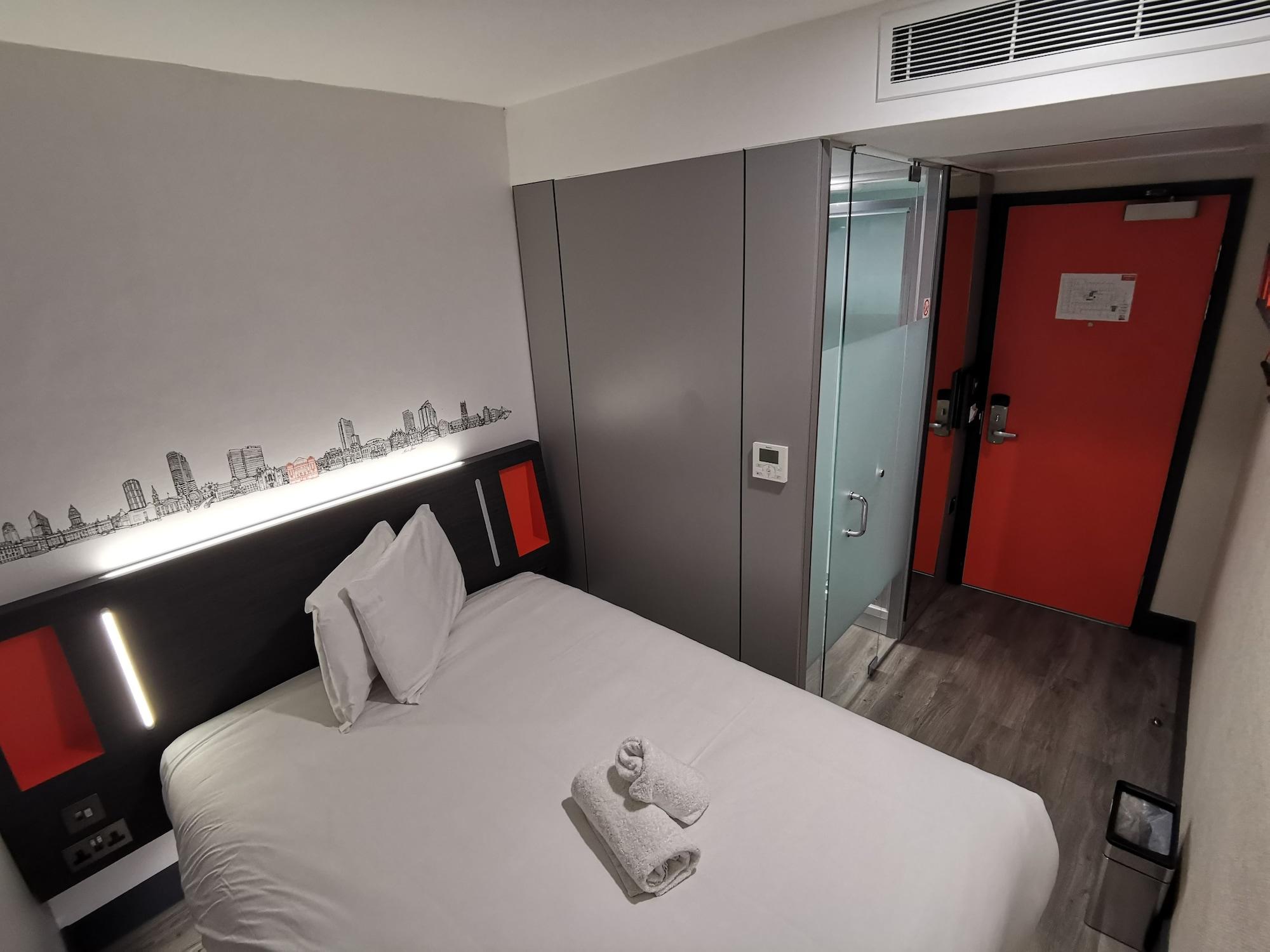 Hotel Easyhotel Leeds 3*