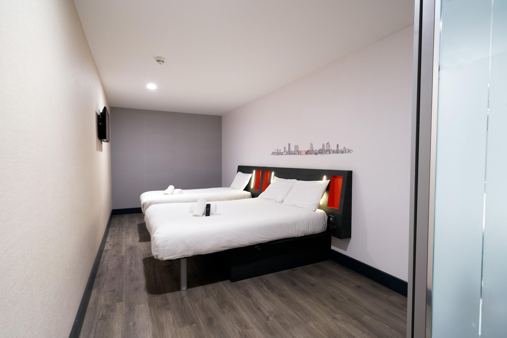 Hotel Easyhotel Leeds 3*