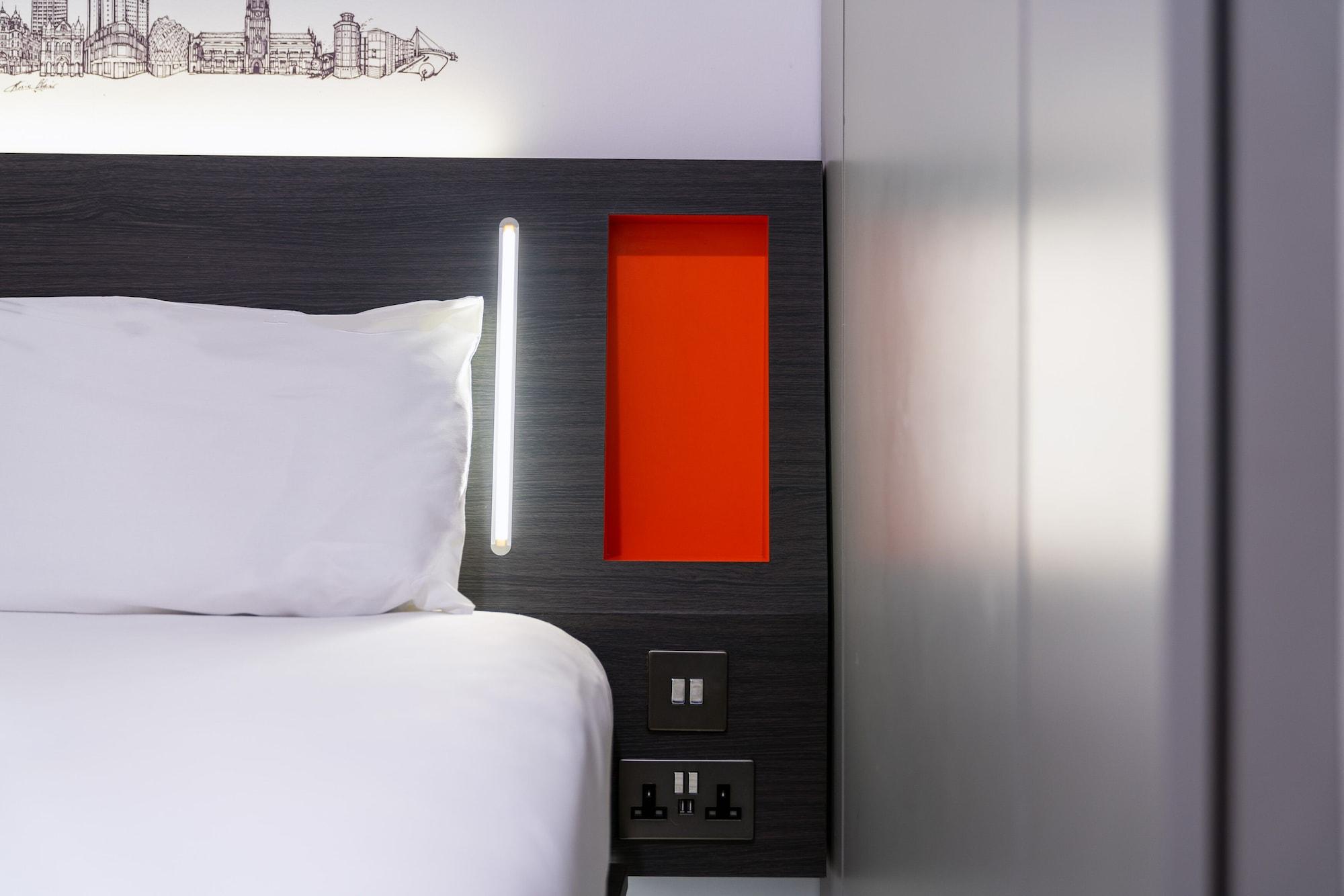 Hotel Easyhotel Leeds 3*