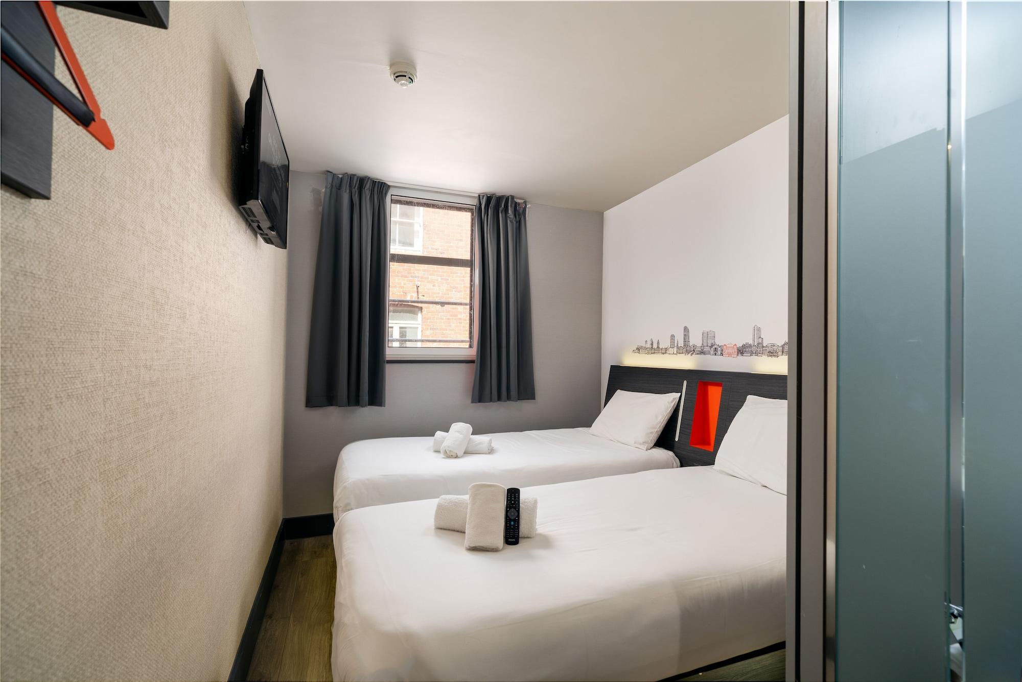 Easyhotel Leeds 3*