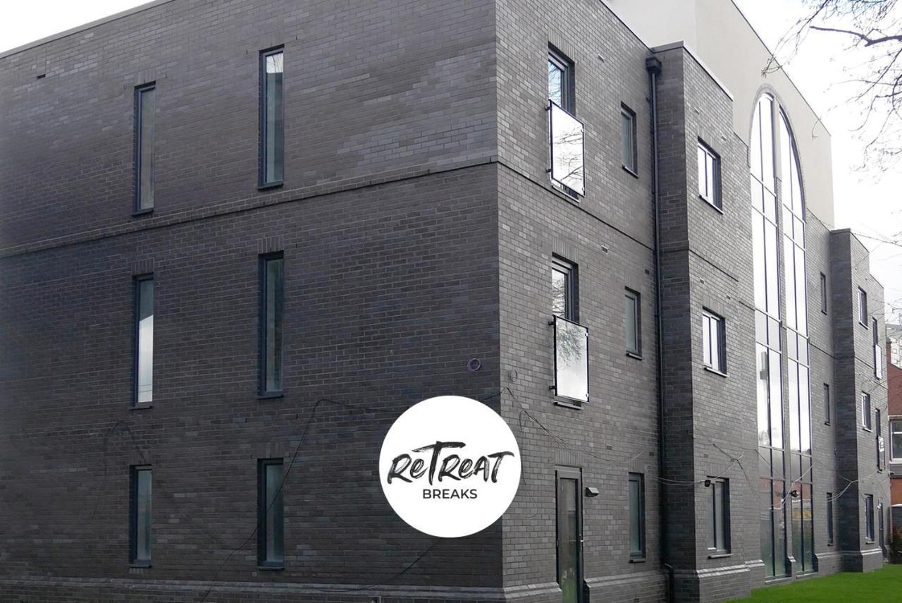 Retreat Breaks - 3 Bedroom Penthouse - Holbeck Leeds Apartment *