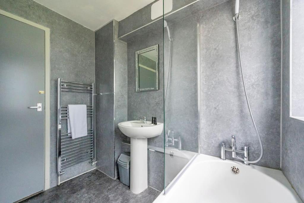 Apartment *f6gh For Your Relaxed & Cosy + Free Parking & Wifi
