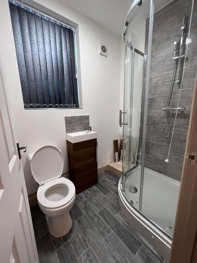 Beautiful 3 Bedroom 2 Bathroom House Close To Centre *