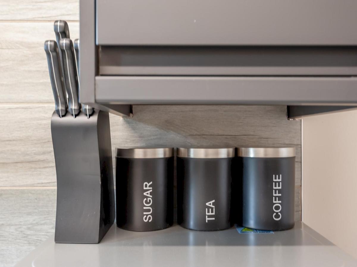 Pass The Keys Couples Haven On The Banks Of The River Aire Apartment Leeds (West Yorkshire)