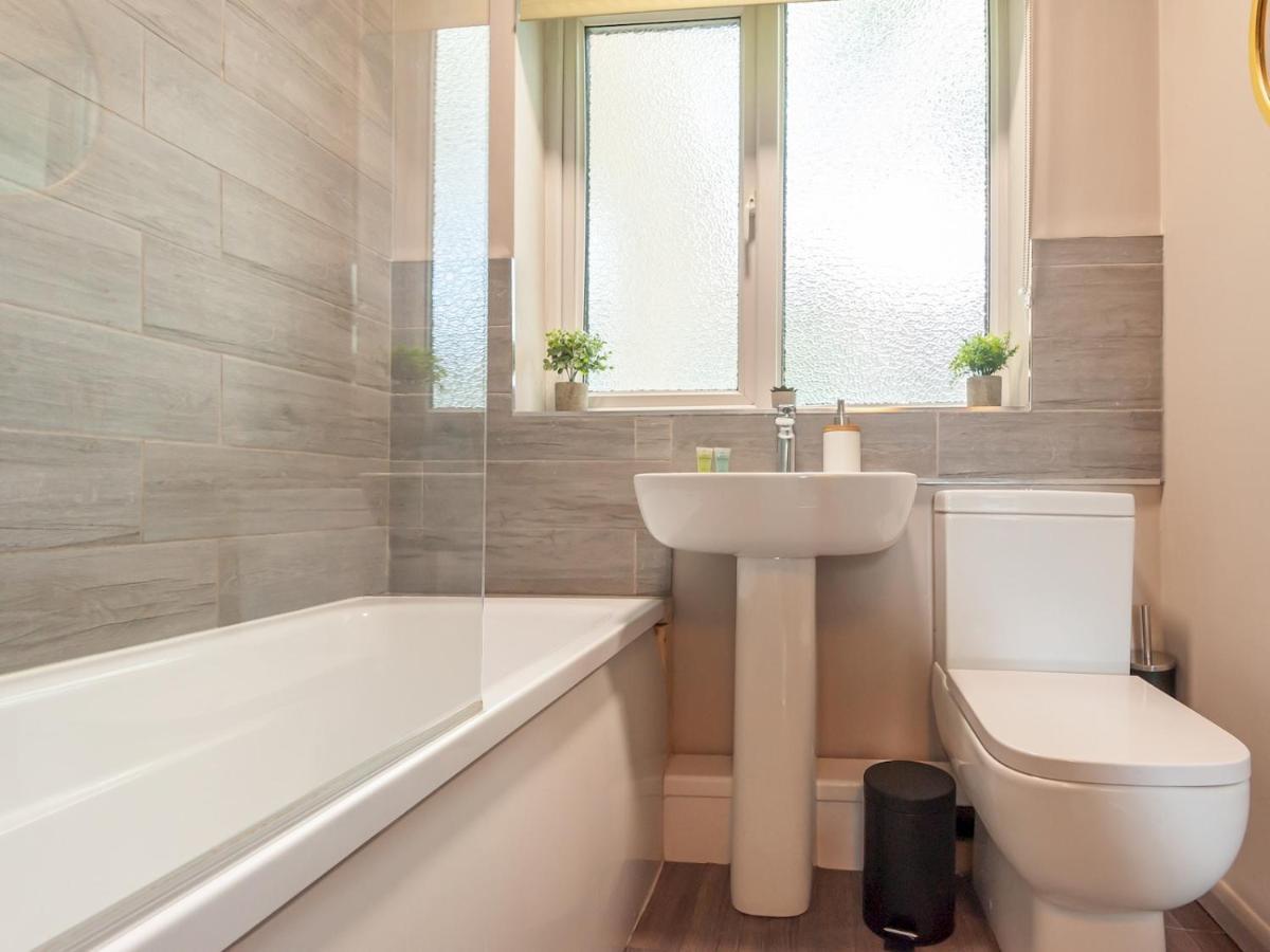 Pass The Keys Couples Haven On The Banks Of The River Aire Apartment Leeds (West Yorkshire)