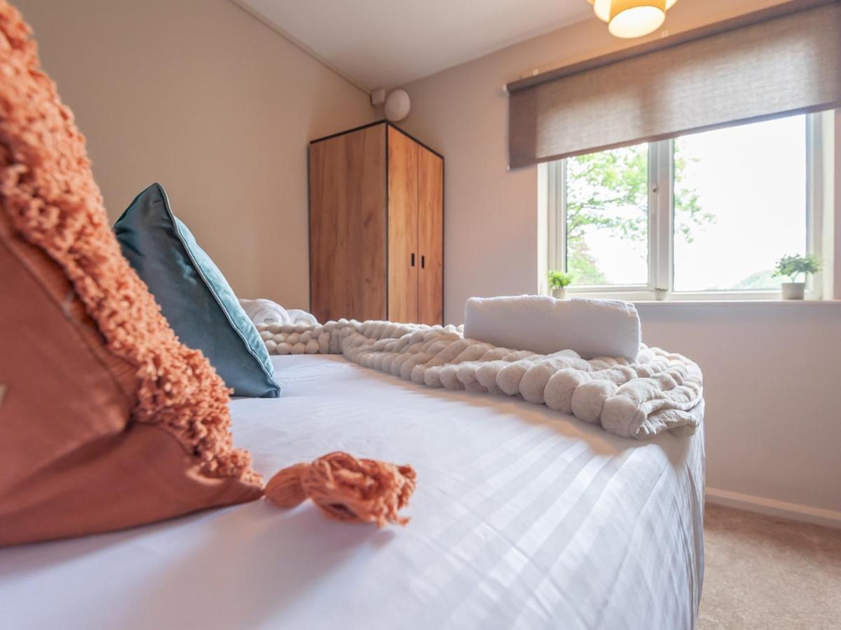 Apartment Pass The Keys Couples Haven On The Banks Of The River Aire Leeds (West Yorkshire)