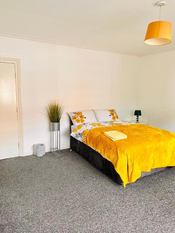 Private Close To Leeds And Centre Leeds (West Yorkshire)