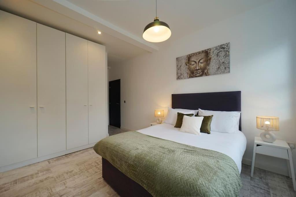 Stylish & Elegant Centre Apartment *