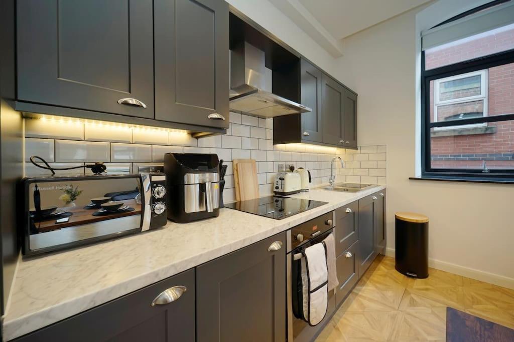 Stylish & Elegant Centre * Leeds (West Yorkshire)