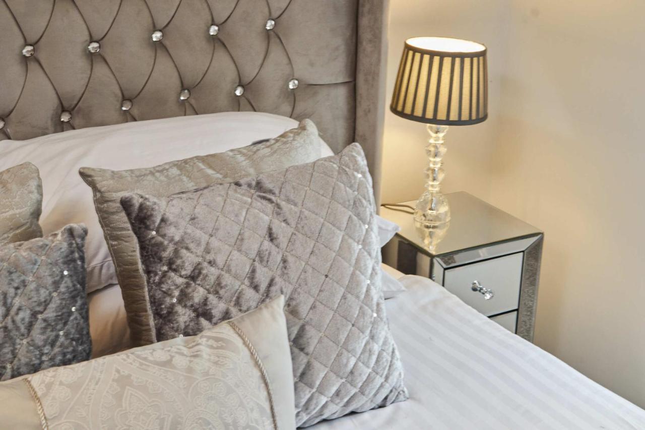 Deluxe Modern & Free Secure Parking! Apartment Leeds (West Yorkshire)