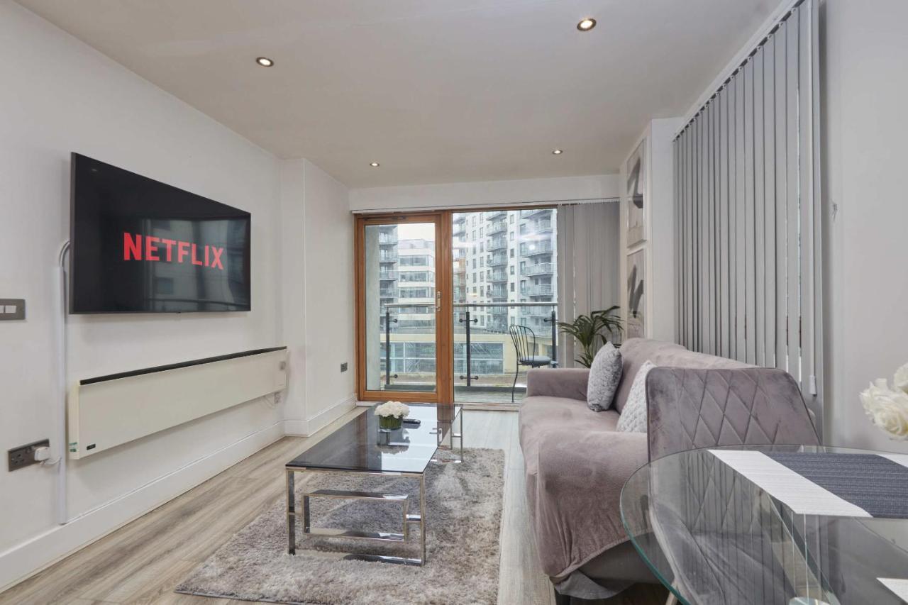 Apartment Deluxe Modern & Free Secure Parking! *