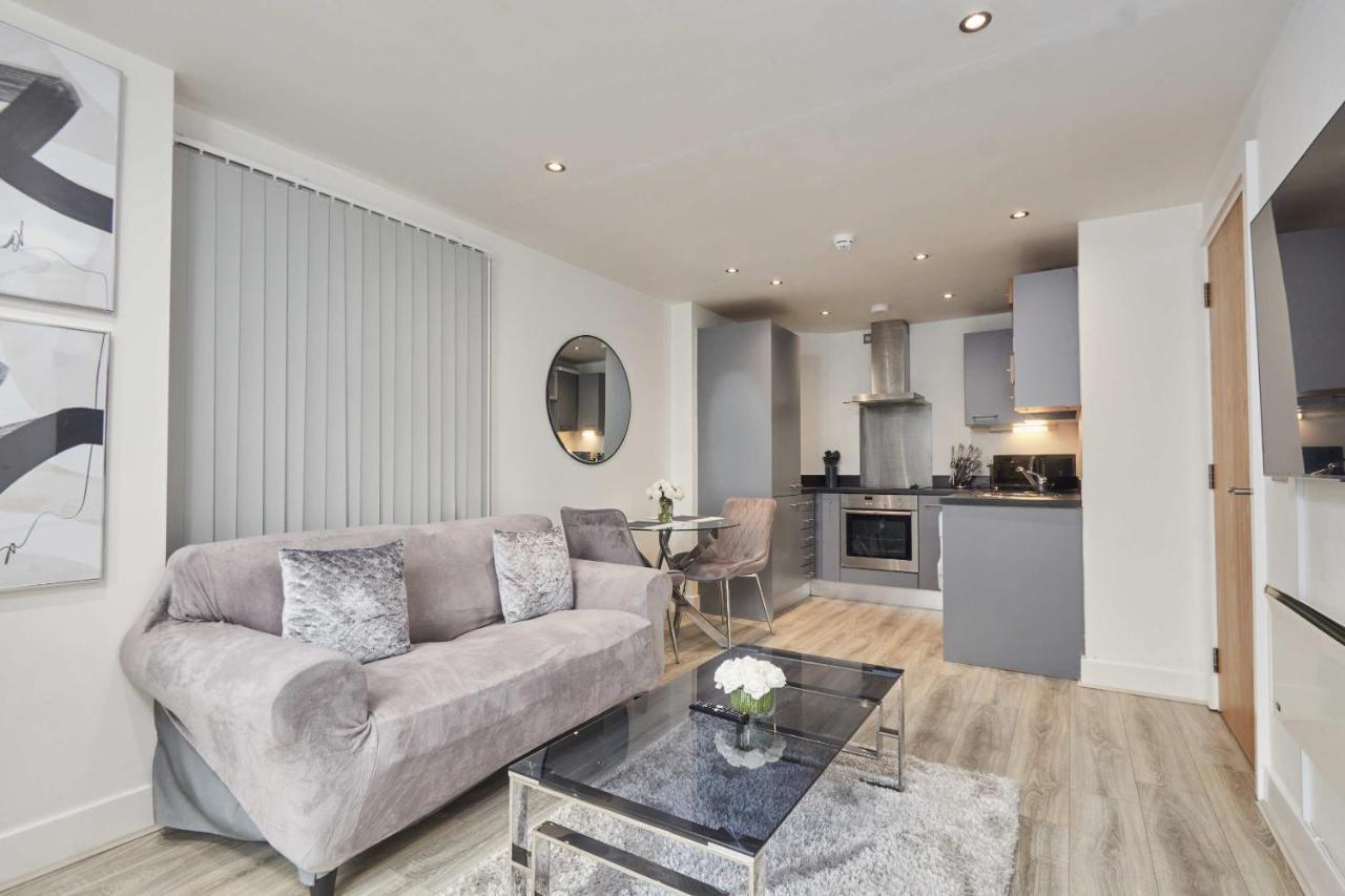 Deluxe Modern & Free Secure Parking! Apartment Leeds (West Yorkshire)
