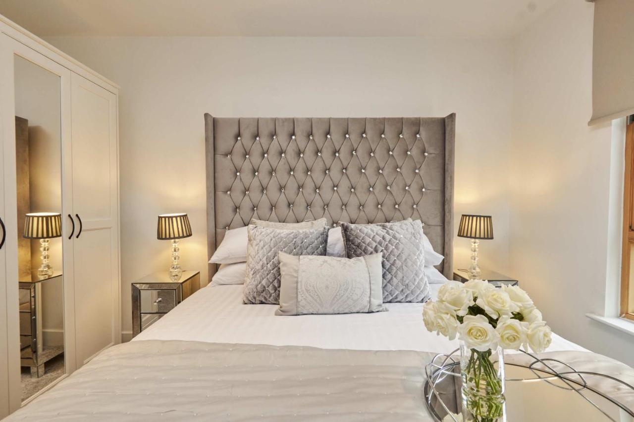 Deluxe Modern & Free Secure Parking! * Leeds (West Yorkshire)
