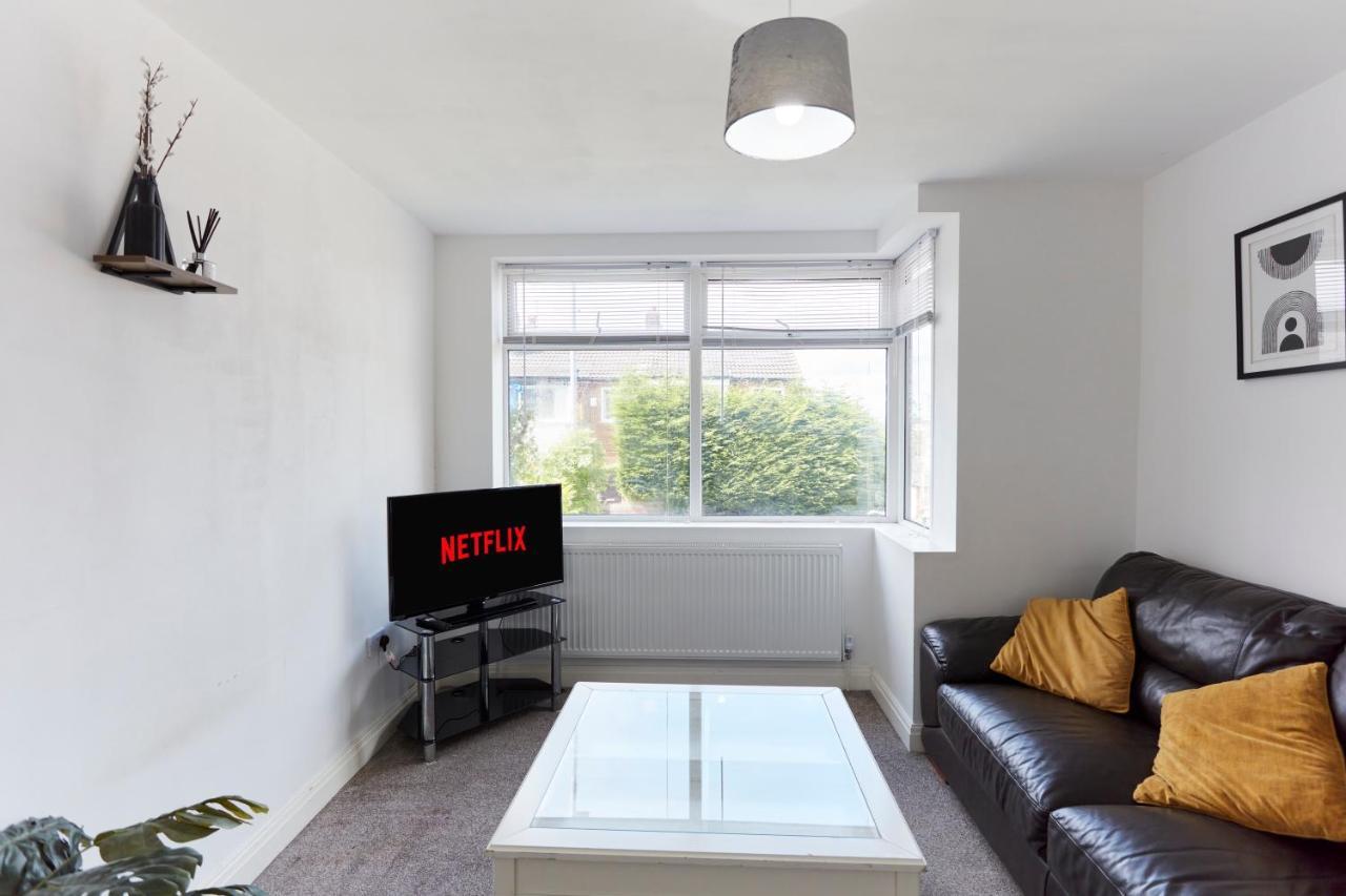 Apartment Spacious Close To Centre Location