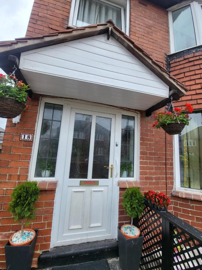 Petal Rm3 * Leeds (West Yorkshire)