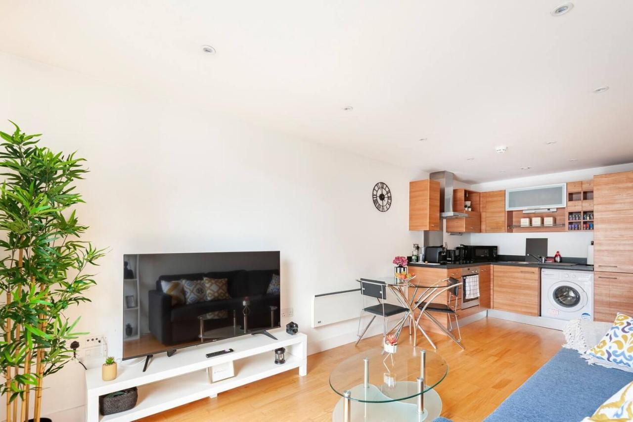 Apartment Cozy Apt Near Central Leeds *