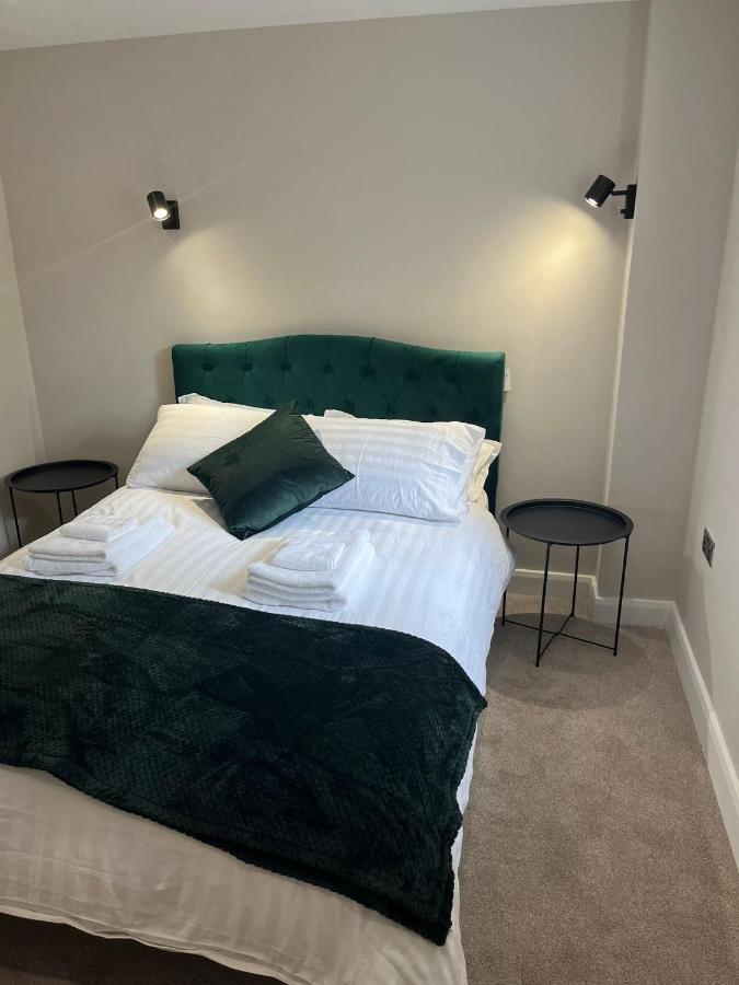 Apartment Tib Investments, Centenary House, 53 North St *