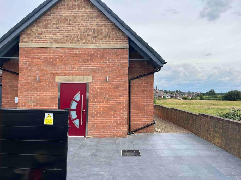 The Pump House Hot Tub Retreat Outskirts Of Leeds