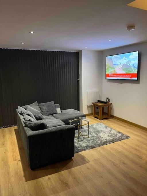 The Pump House Hot Tub Retreat Outskirts Of Leeds * Leeds (West Yorkshire)