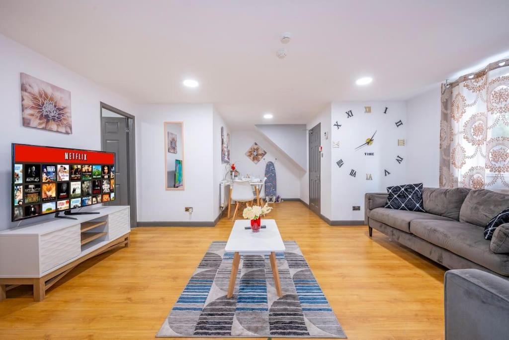 *f2gh* For Your Relaxed & Cosy + Free Parking + Free Fast Wifi * * Leeds (West Yorkshire)