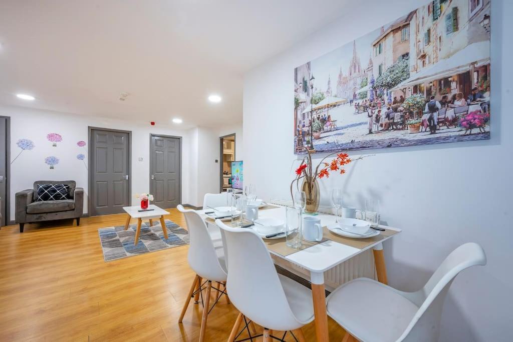 *f2gh* For Your Relaxed & Cosy + Free Parking + Free Fast Wifi * Leeds (West Yorkshire)