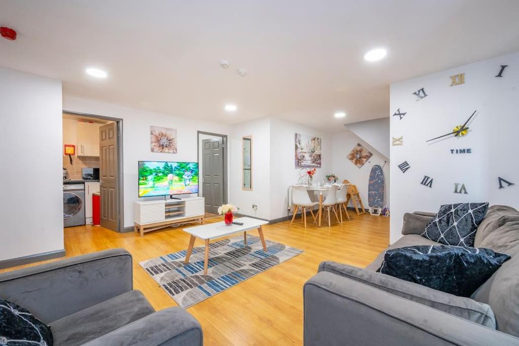 Apartment *f2gh* For Your Relaxed & Cosy + Free Parking + Free Fast Wifi * *