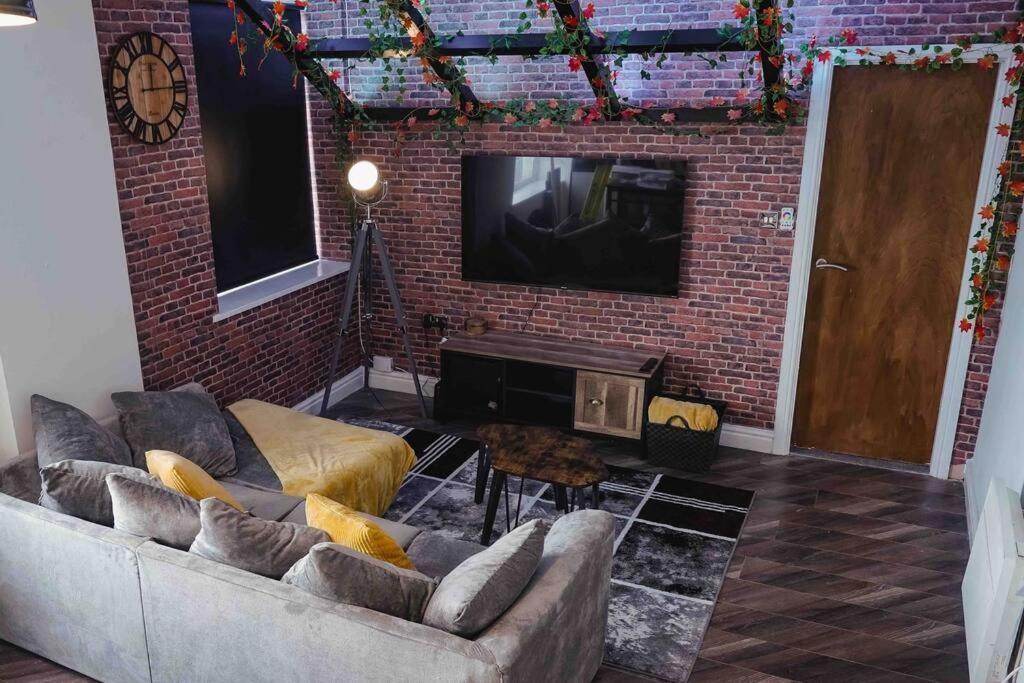 Stunning Two Bed Centre *