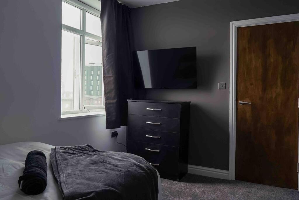 Stunning Two Bed Centre *