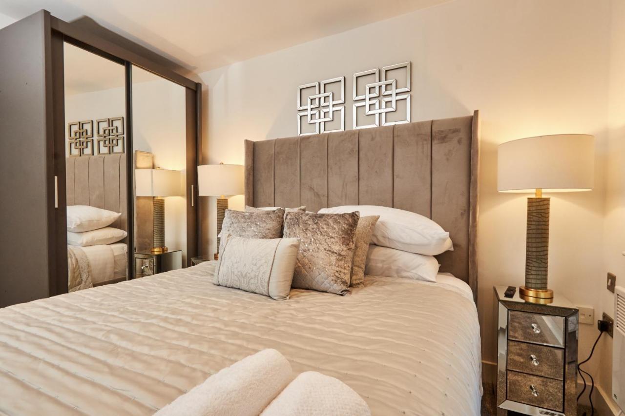 Apartment Deluxe River Canal View & Free Secure Parking! *