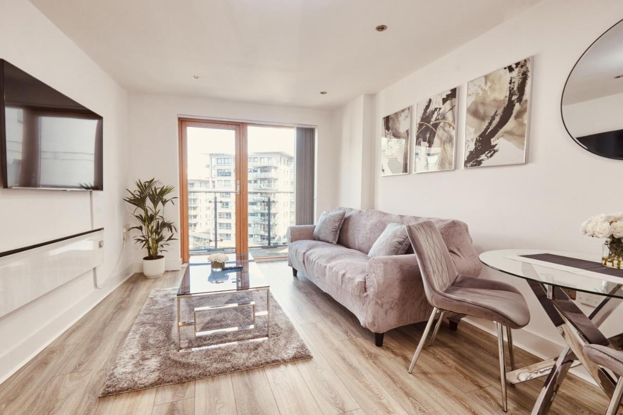 Apartment Deluxe River Canal View & Free Secure Parking! *