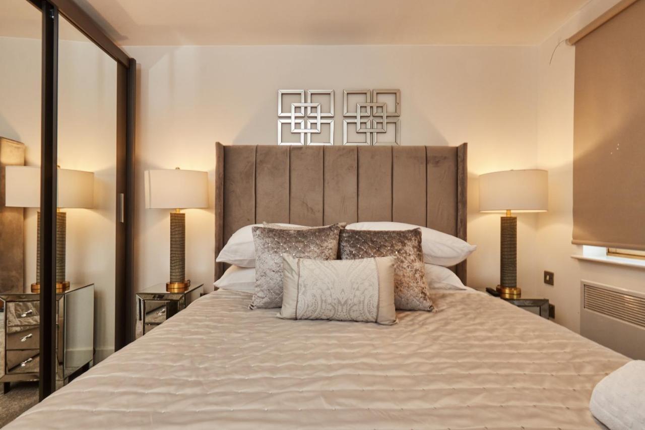 Deluxe River Canal View & Free Secure Parking! Leeds (West Yorkshire)