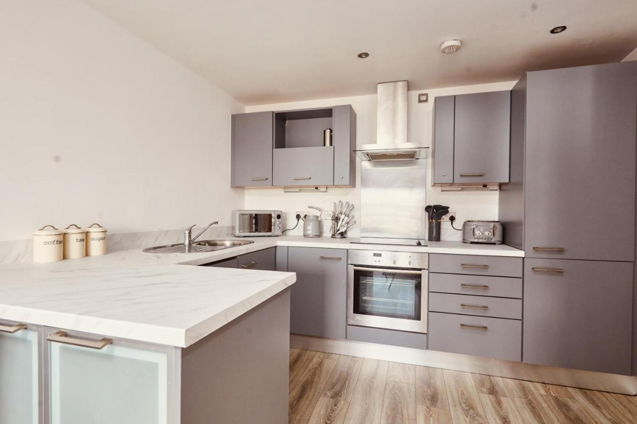 Apartment Deluxe River Canal View & Free Secure Parking! *