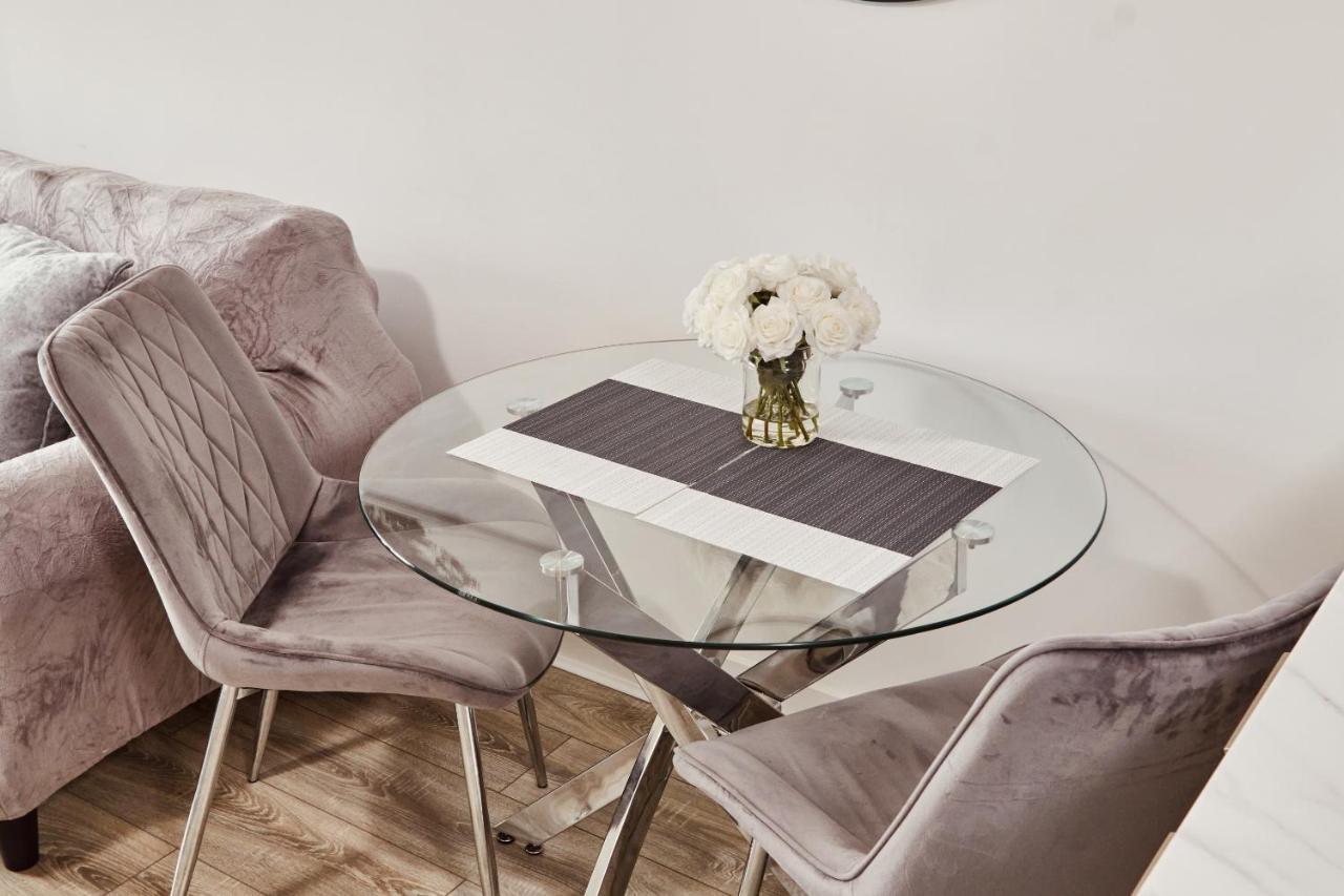 Deluxe River Canal View & Free Secure Parking! Apartment Leeds (West Yorkshire)