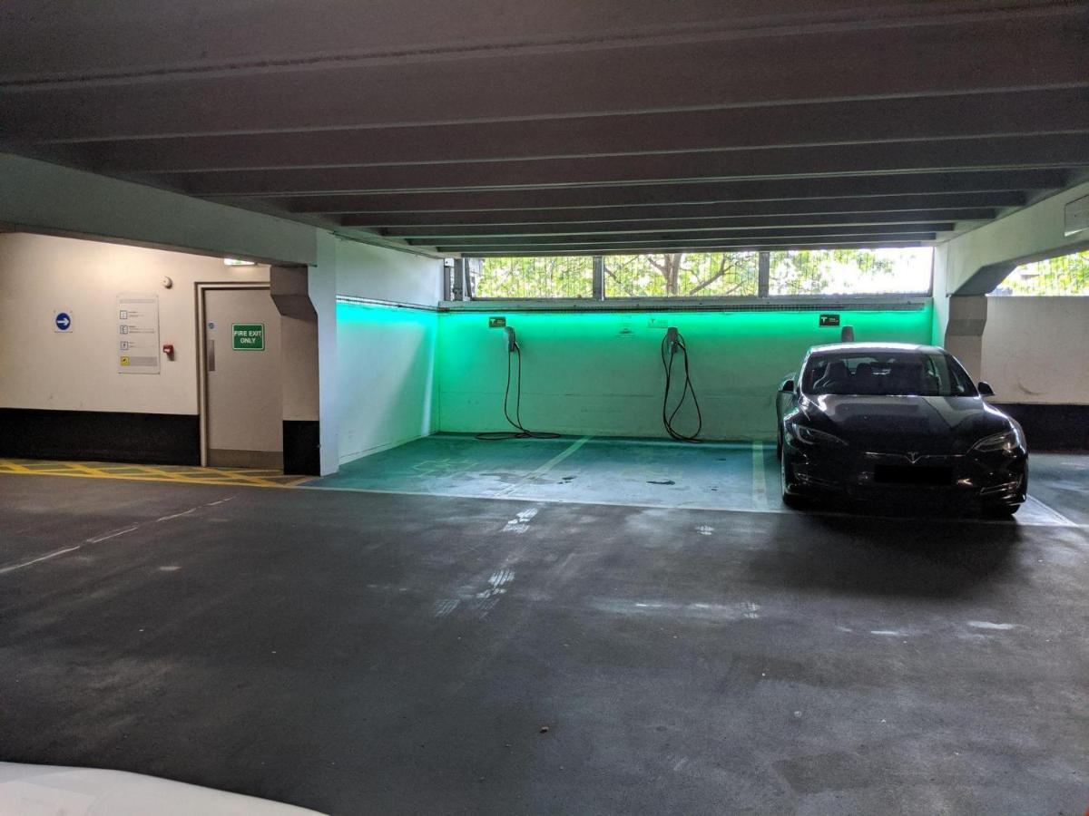 Apartment Modern Deluxe Leeds Dock Free Secure Parking