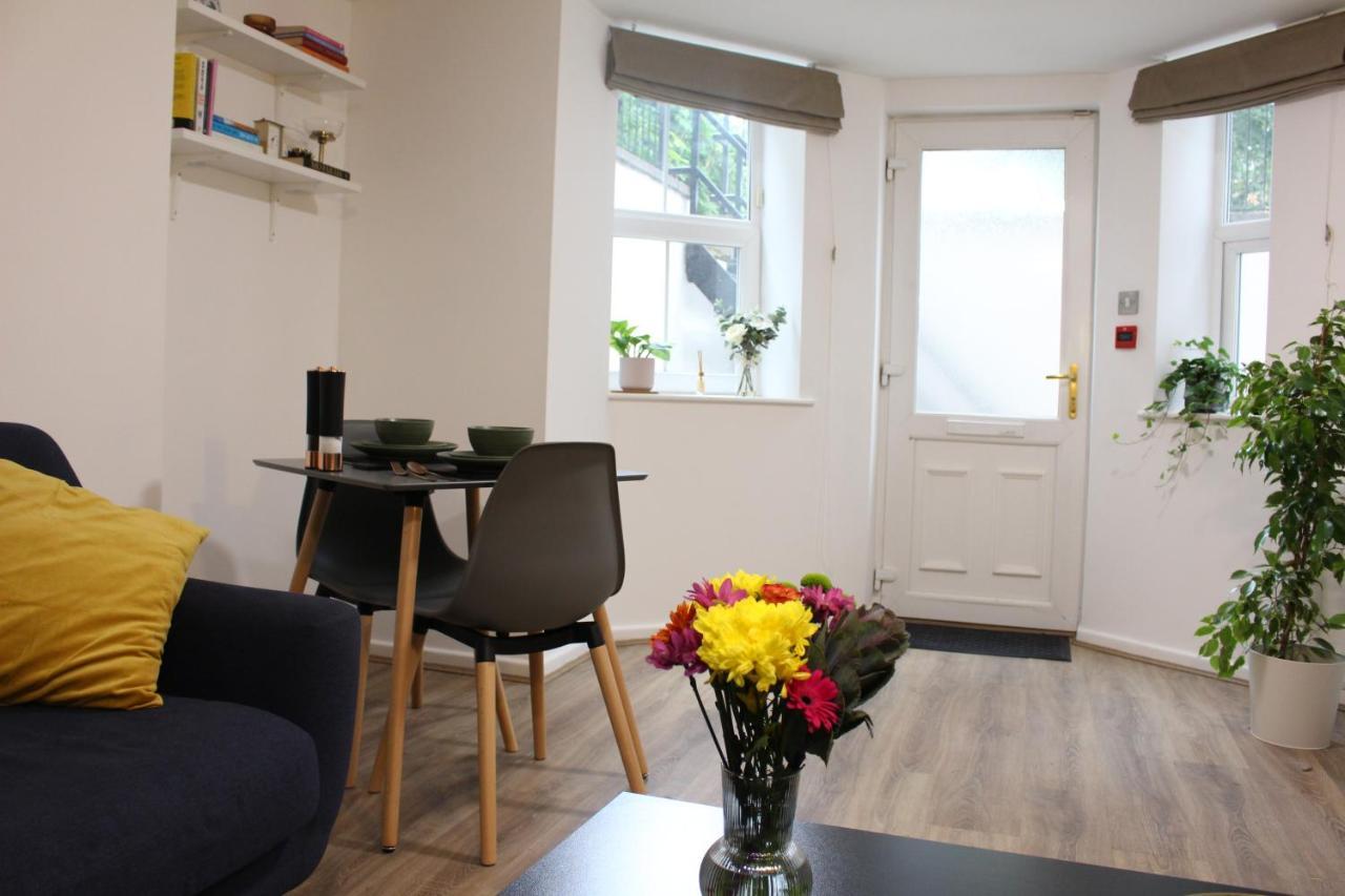 Flat 1, Westhill * Leeds (West Yorkshire)