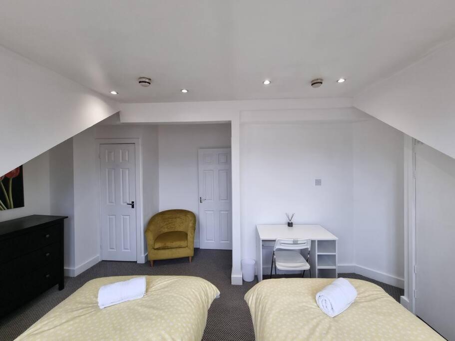 Apartment Make Yourself At Home! 34aa *