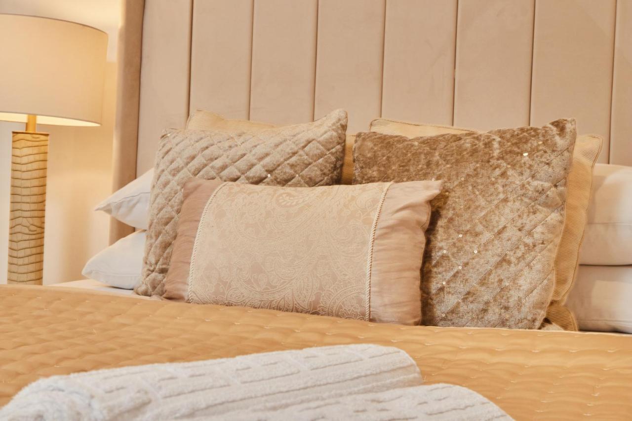 Modern Leeds Dock &free Secure Parking! *