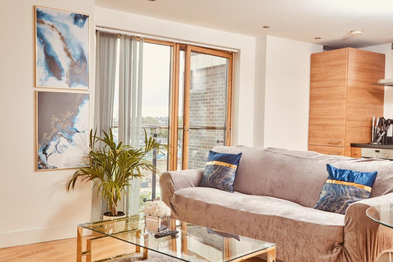 Modern Leeds Dock &free Secure Parking! Apartment Leeds (West Yorkshire)