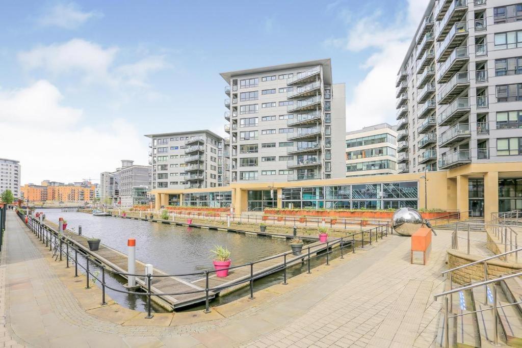 Modern Leeds Dock &free Secure Parking! Apartment Leeds (West Yorkshire)